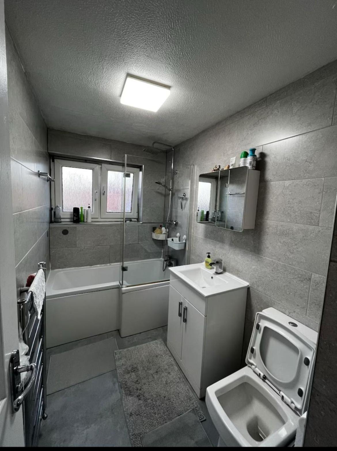 Plaistow Comfort Stay London Exterior photo